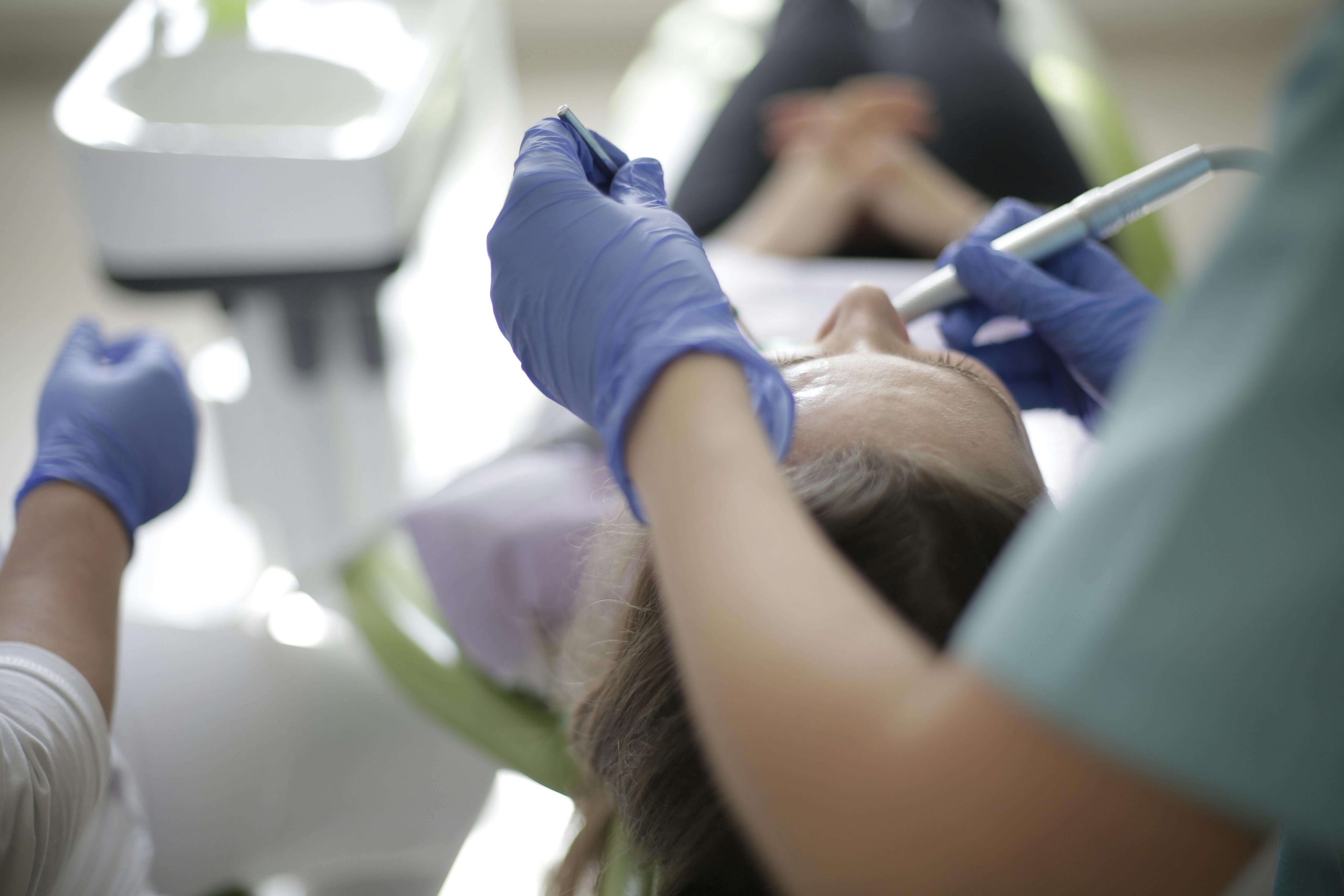 Rizika ir komplikacijos po dantų implantacijos